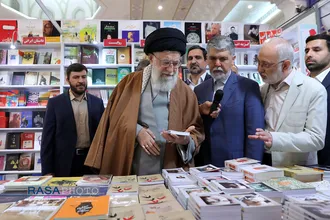 بازدید مقام معظم رهبری از سی و&zwnj;&zwnj; دومین نمایشگاه بین&zwnj;المللی کتاب تهران