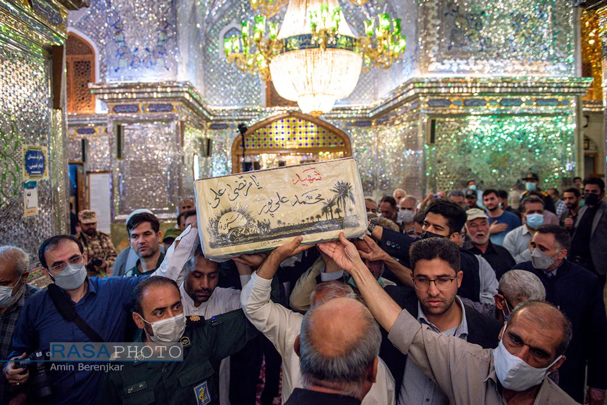 تشییع پیکر شهید &laquo;محمد علیپور اصطهباناتی&raquo; پس از ۳۸ سال در شیراز