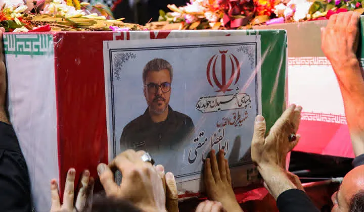 آیین وداع با شهدا در کاشان آیین وداع با شهدا در کاشان