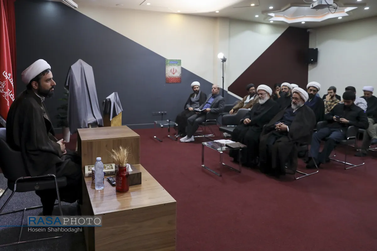 رونمایی کتاب &laquo;بررسی فقهی معصومین در بازی&zwnj;های رایانه&zwnj;ای و متاورس&raquo; اثر حجت الاسلام والمسلمین نهاوندی