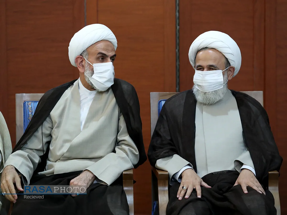 دیدار جمعی از علما و شخصیت&zwnj;های حوزوی با رئیس جمهور