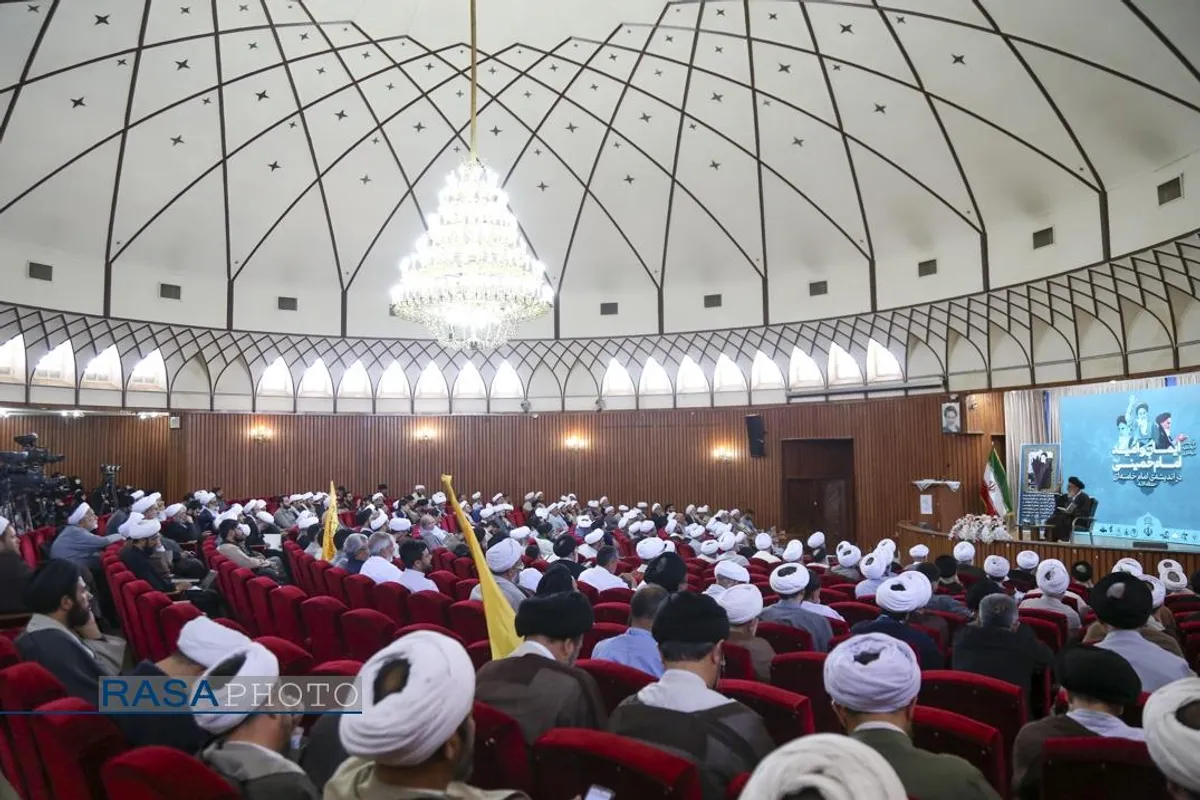 اولین اجلاسیه سراسری ایمان و&zwnj;امید امام خمینی (ره) در اندیشه امام خامنه&zwnj;ای