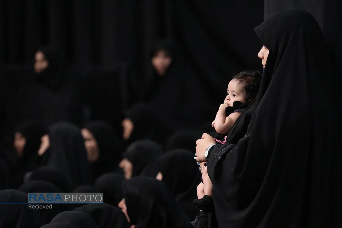 اولین شب عزاداری حضرت اباعبدالله الحسین (علیه&zwnj;السلام) با حضور رهبر انقلاب
