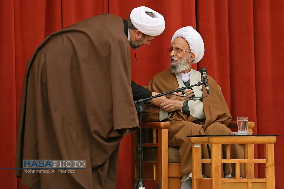 دیدار جمعی از طلاب مدارس علمیه قم با آیت الله مصباح یزدی