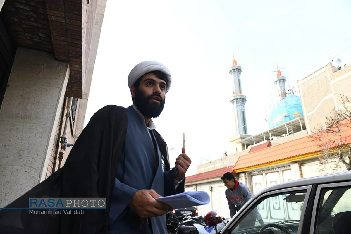 تقدیر جمعی از طلاب از پزشکان و پرستاران فعال در درمان بیماران مبتلا به کرونا