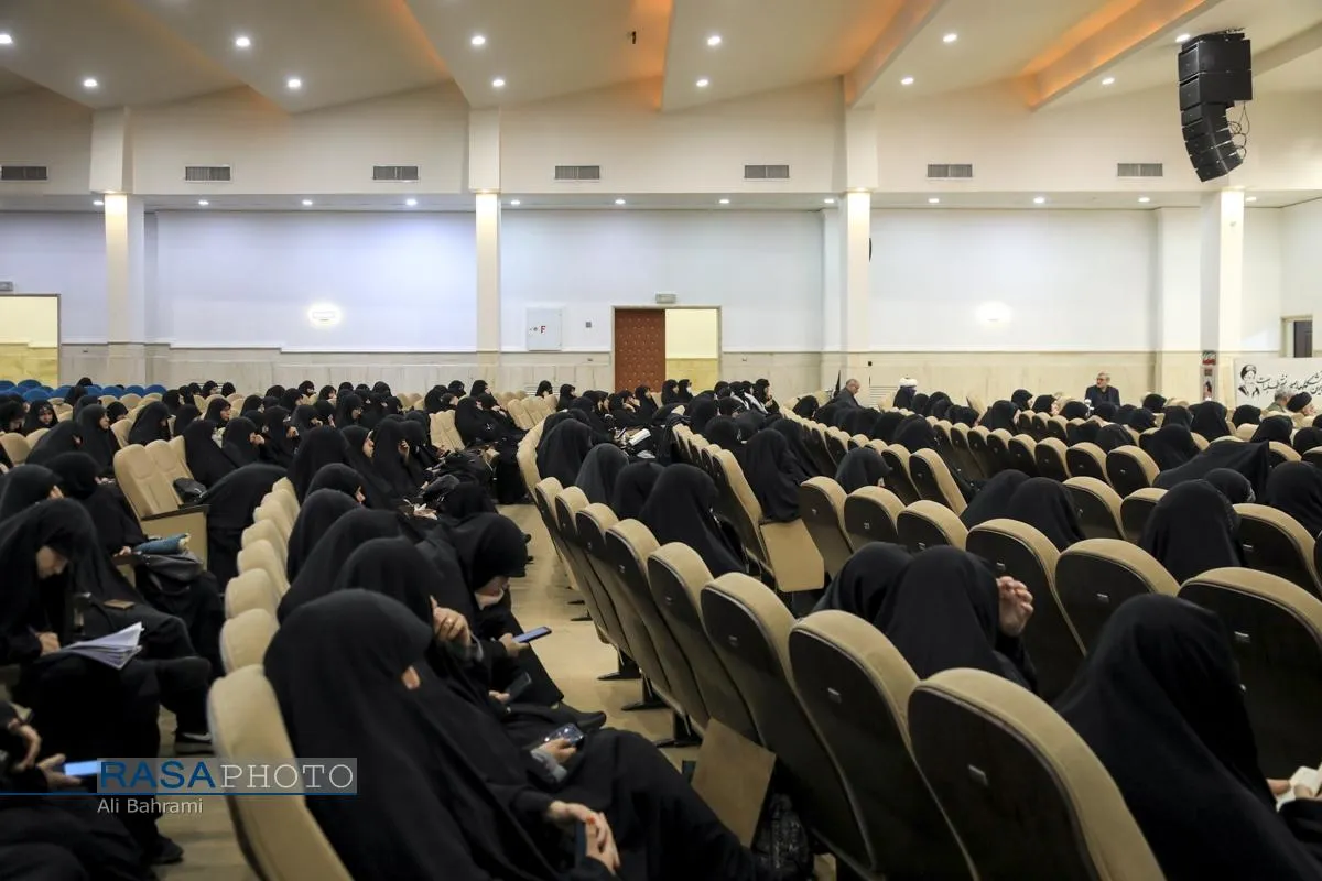 همایش بزرگ طلایه داران مقاومت و گرامیداشت هفته بسیج