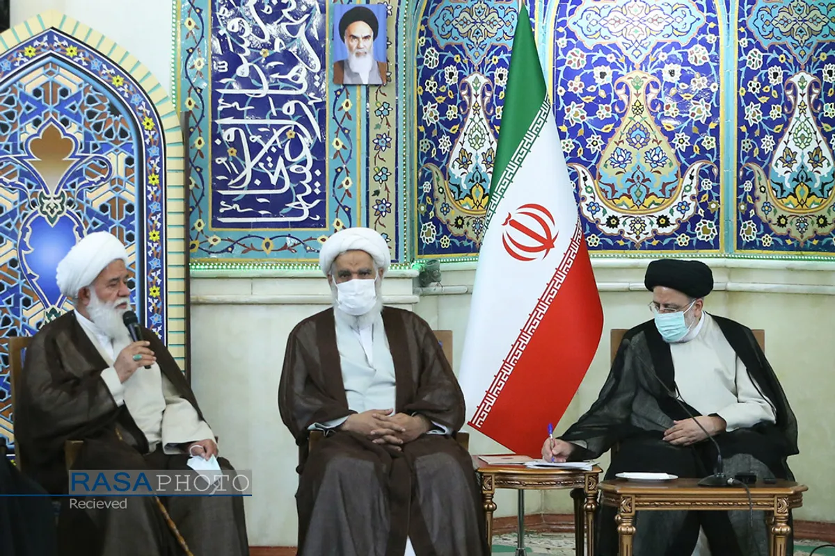 دیدار جمعی از علما و شخصیت&zwnj;های حوزوی با رئیس جمهور