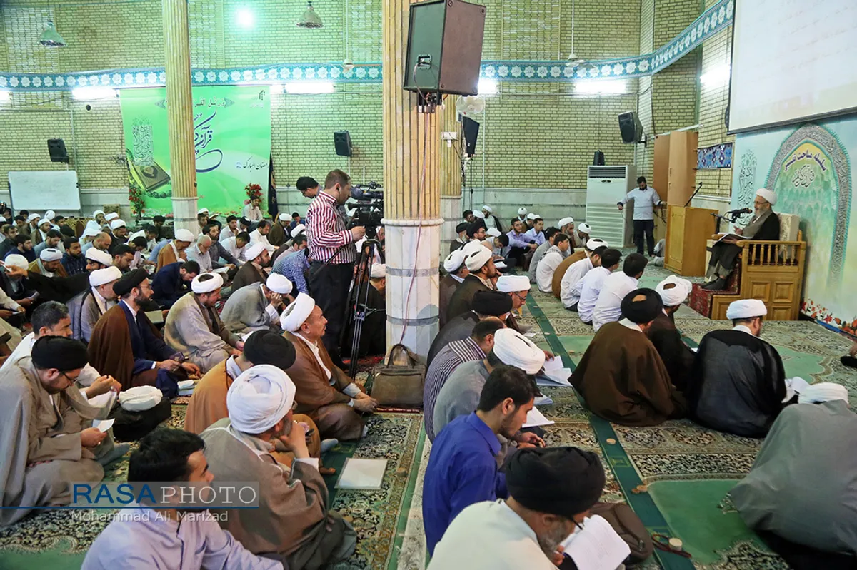 جلسه درس تفسیر حضرت آیت الله سبحانی در ماه مبارک رمضان