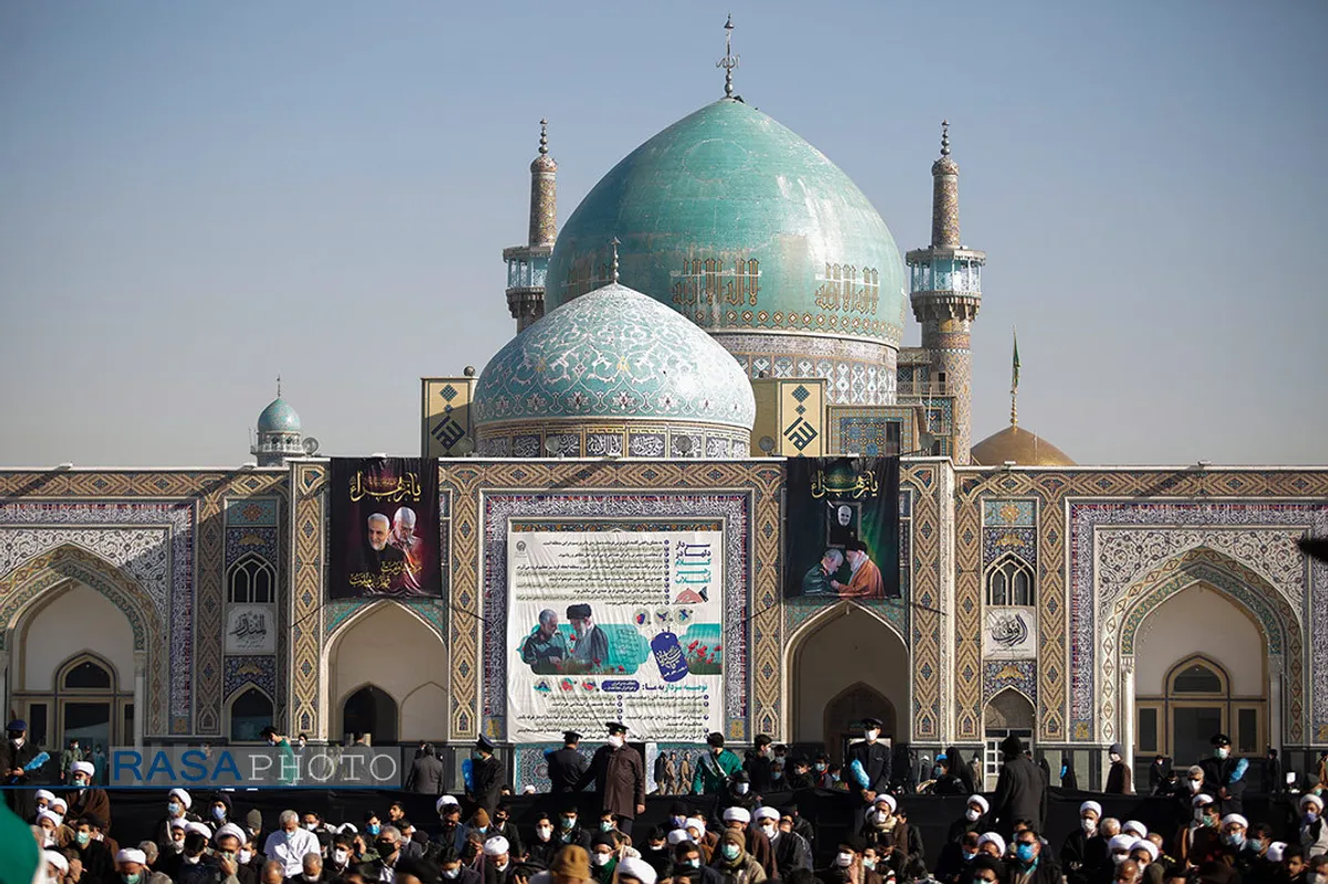 تشییع پیکر علامه آیت&zwnj;الله محمدتقی مصباح یزدی در حرم امام رضا (علیه السلام)