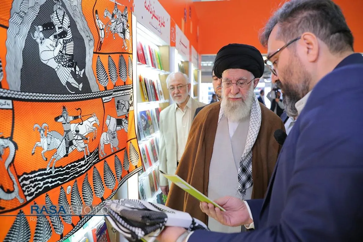 بازدید رهبر معظم انقلاب از سی و پنجمین نمایشگاه بین&zwnj;المللی کتاب تهران