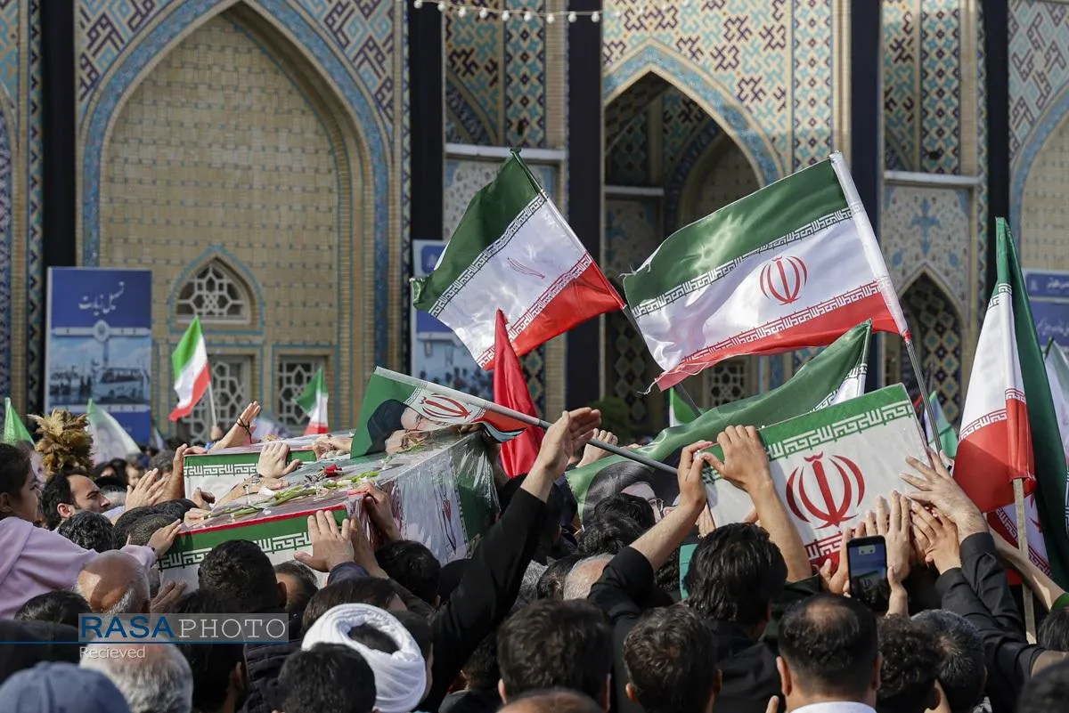 تشییع پیکر وزیر اطلاعات در حرم مطهر رضوی