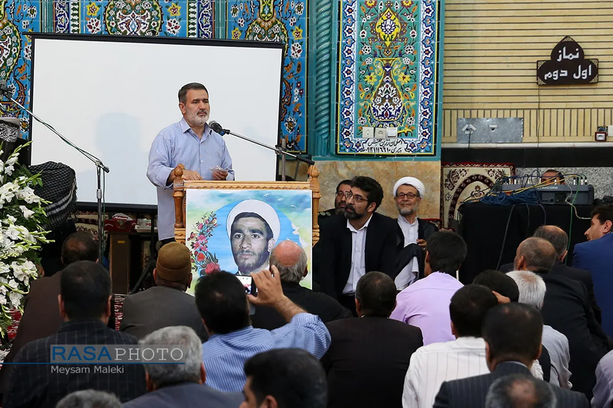 مراسم بزرگداشت روحانی شهید اکبر مهدی&zwnj;زاده در روستای طزرک&lrm; قزوین