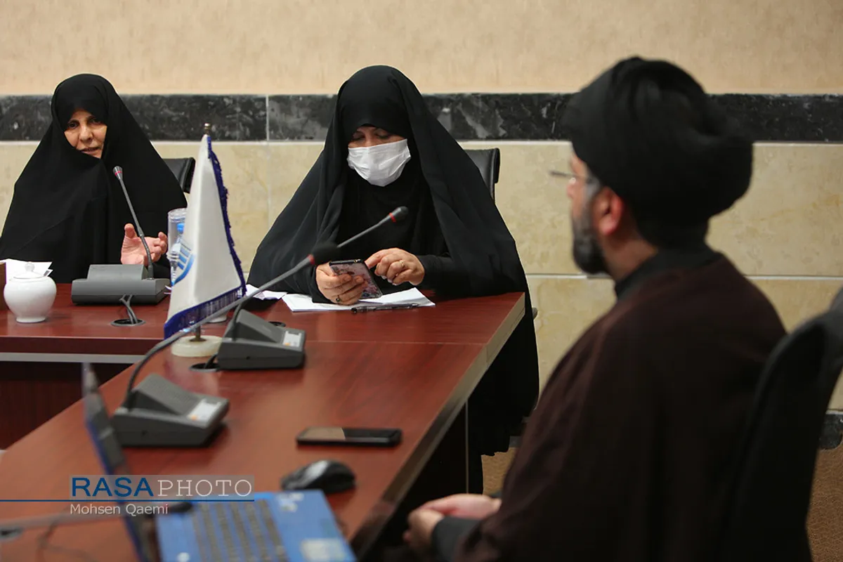 نشست حجاب از منظر امامین انقلاب