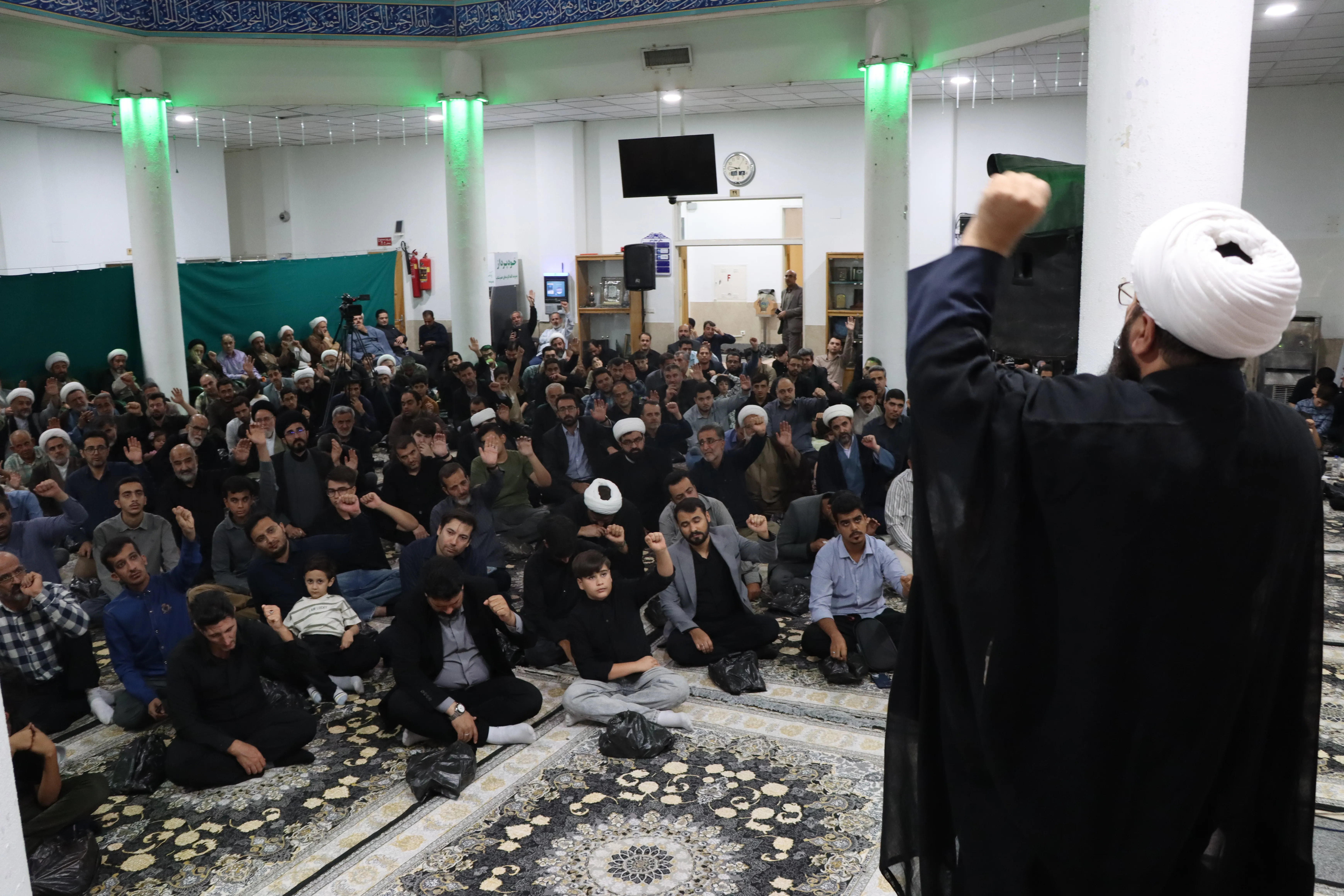 مراسم بزرگداشت چهلمین روز تدفین رهبر شهید انقلاب اسلامی در مرکز خدمات حوزه برگزار شد