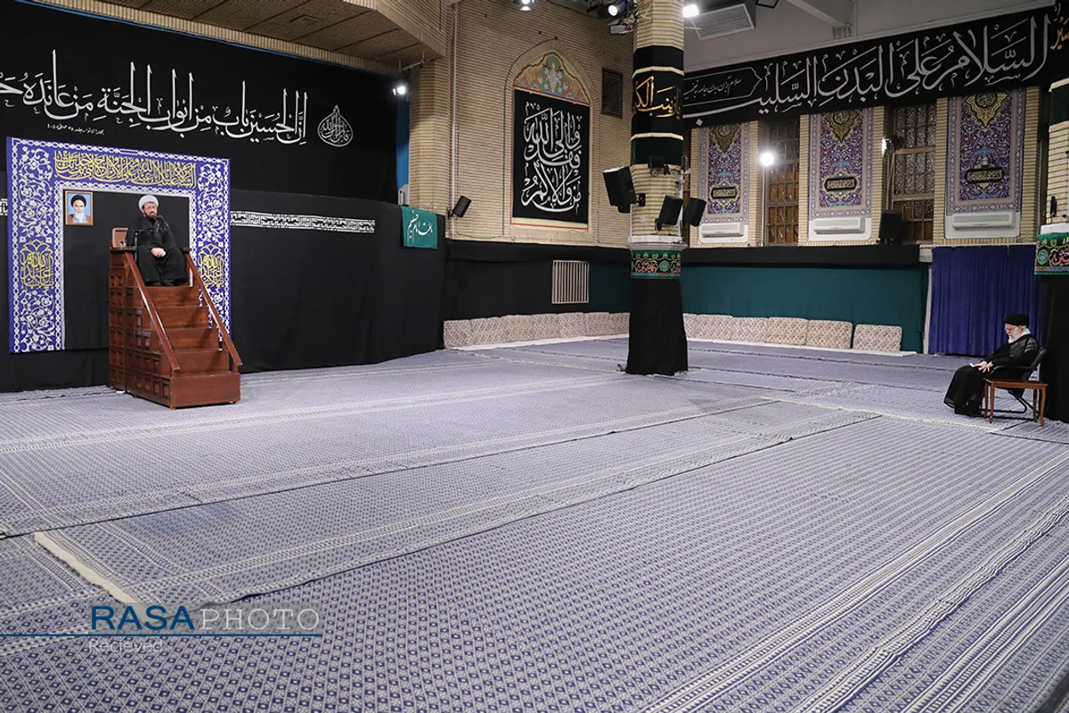 مراسم عزاداری شب عاشورای حسینی (علیه&zwnj;السلام) با حضور رهبر انقلاب