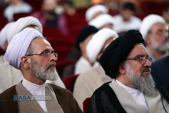 آیین رونمایی کتاب شرح نهج البلاغه متن بیانات حضرت آیت الله خامنه&zwnj;ای با سخنرانی آیت الله اعرافی مدیر حوزه علمیه