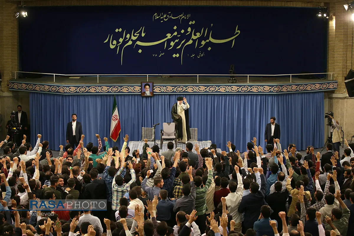 دیدار جمعی از دانشجویان و نمایندگان تشکل&zwnj;های دانشجویی با رهبر انقلاب