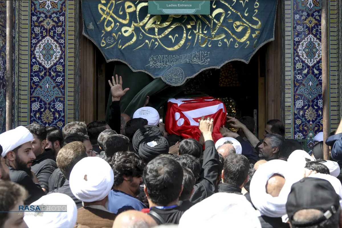 تشییع پیکر حضرت آیت الله شبیری زنجانی در قم - ۲
