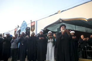 استغاثه به امام زمان (عج) در موکب آستان مسجد جمکران