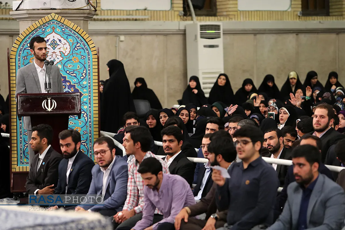 دیدار جمعی از دانشجویان و نمایندگان تشکل&zwnj;های دانشجویی با رهبر انقلاب
