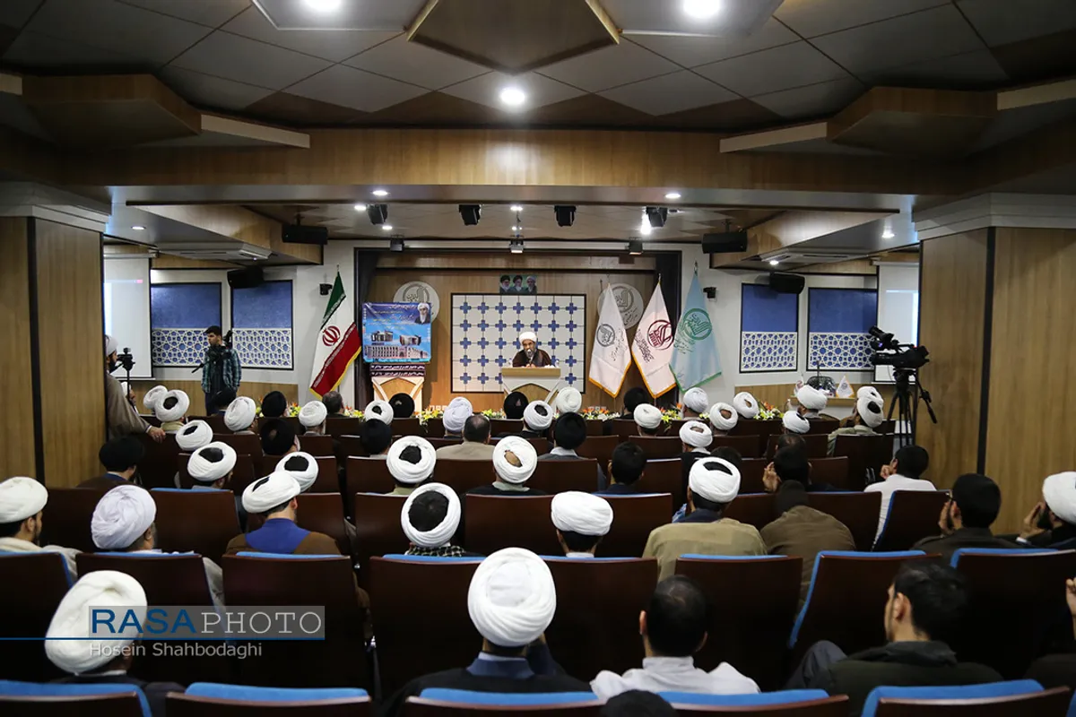 مراسم رونمایی از 75 عنوان کتاب مرکز فقهی با حضور آیت الله فاضل