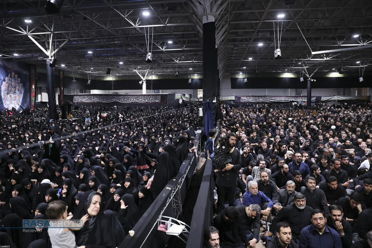 مراسم وداع با پیکر امام شهید انقلاب اسلامی در جوار حسینیه امام خمینی (ره)