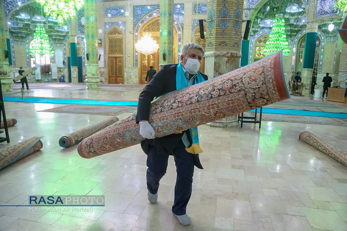 غبار روبی مسجد مقدس جمکران در آغاز دهه مهدویت