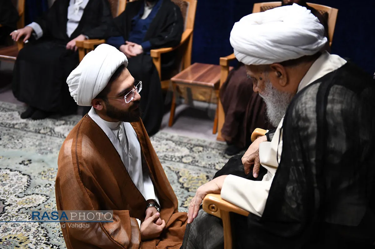 جشن عمامه&zwnj;گذاری طلاب در روز میلاد حضرت بقیة الله الاعظم (عج)
