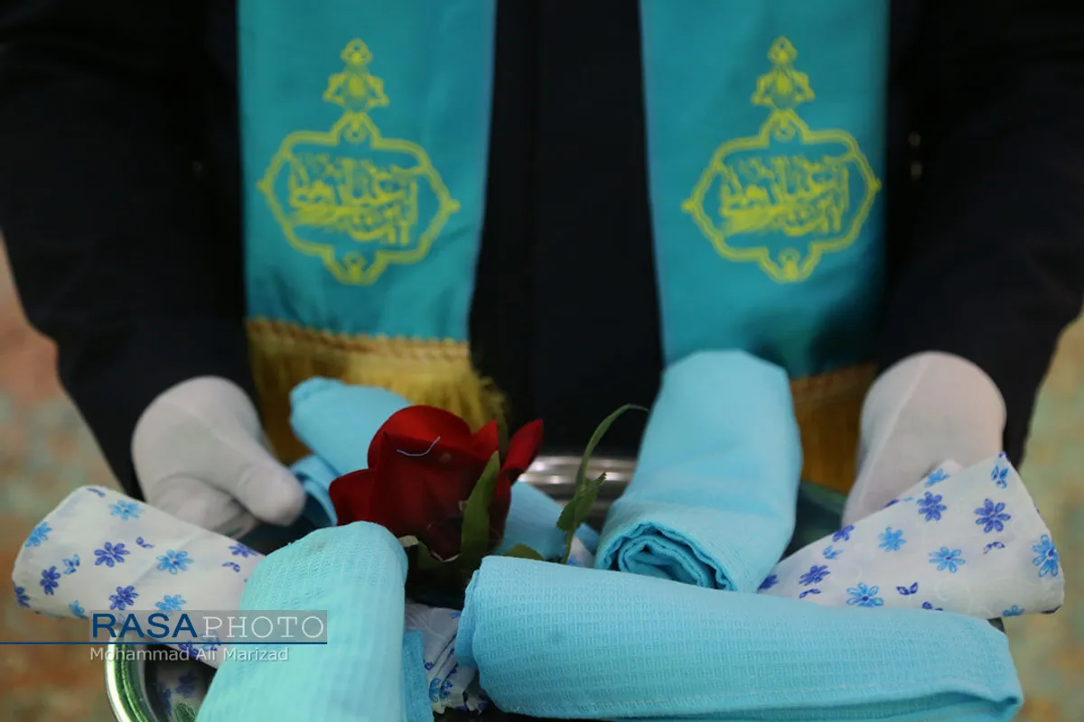 غبار روبی مسجد مقدس جمکران در آغاز دهه مهدویت