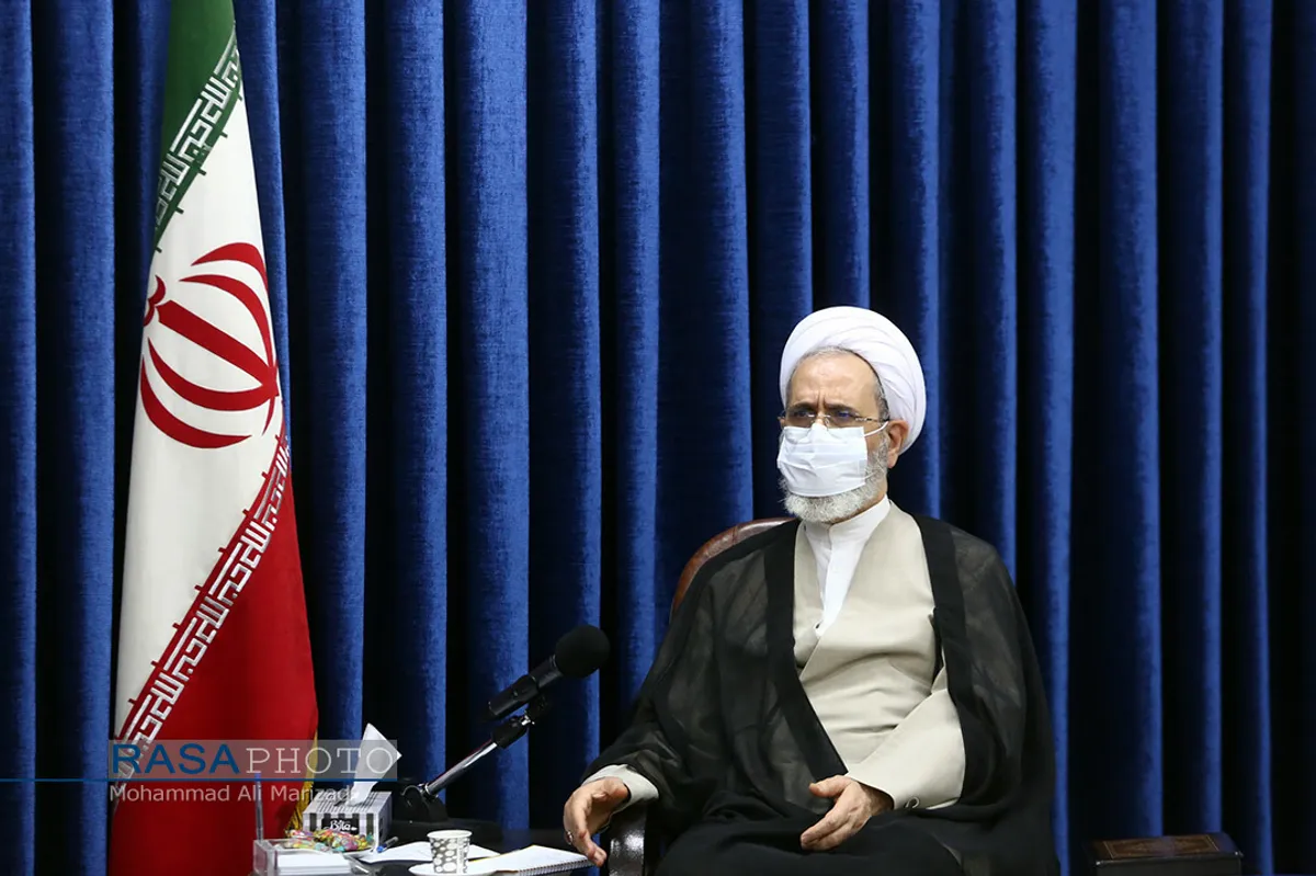 رونمایی از کتاب "سی سالگی" زندگینامه شهید صادقی با حضور آیت الله اعرافی