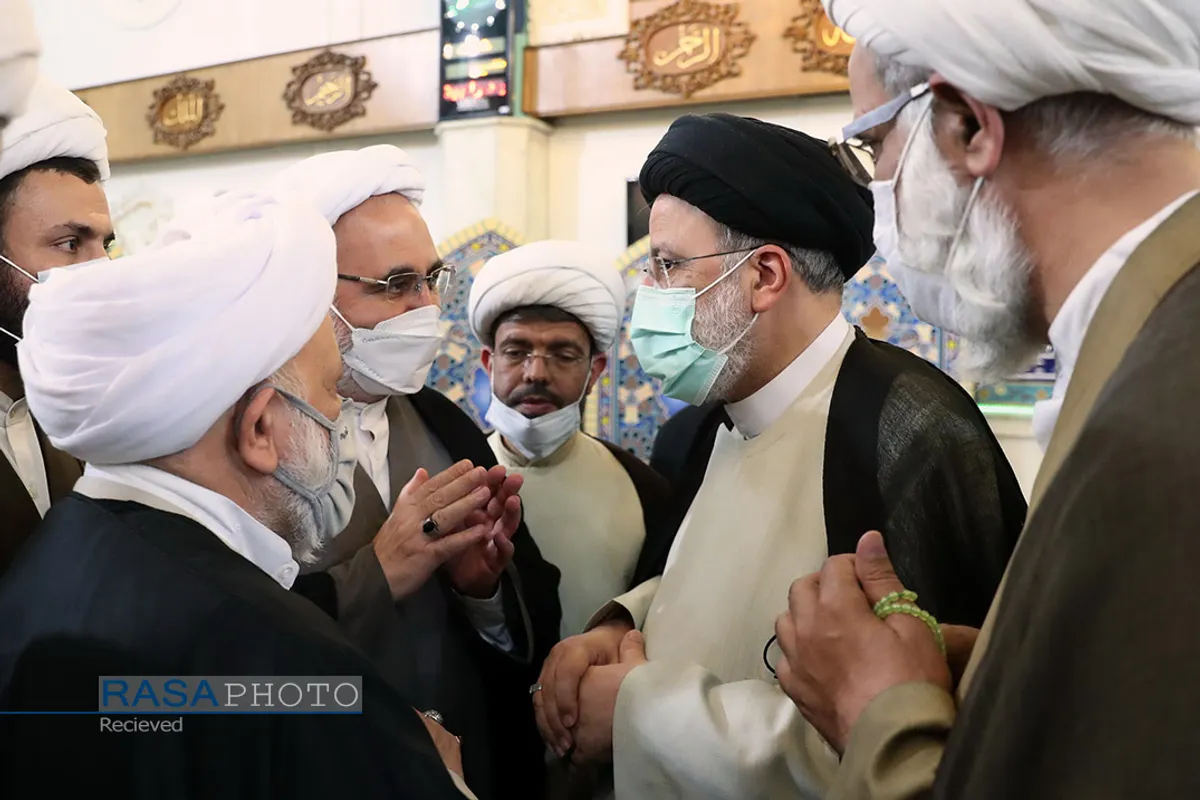 دیدار جمعی از علما و شخصیت&zwnj;های حوزوی با رئیس جمهور