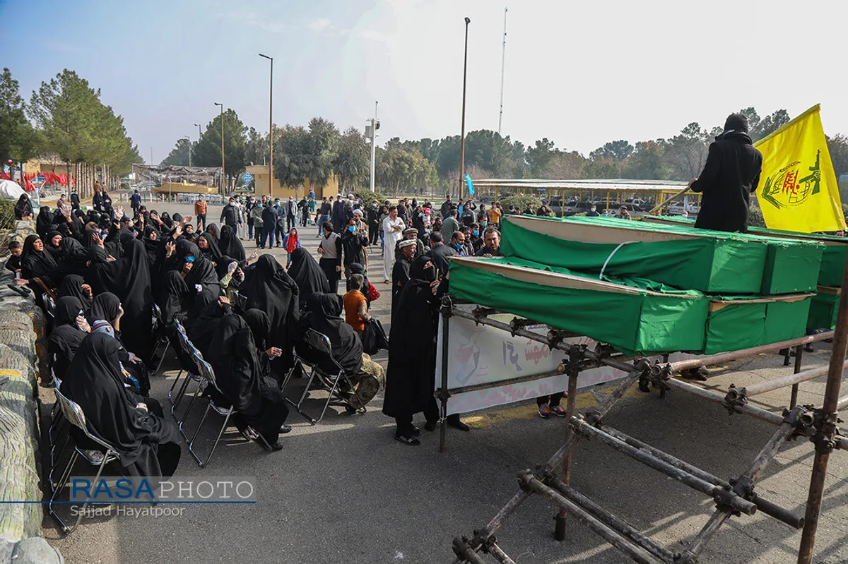 وداع و تشیع پیکر ۱۱ شهید مدافع حرم در قم&lrm;