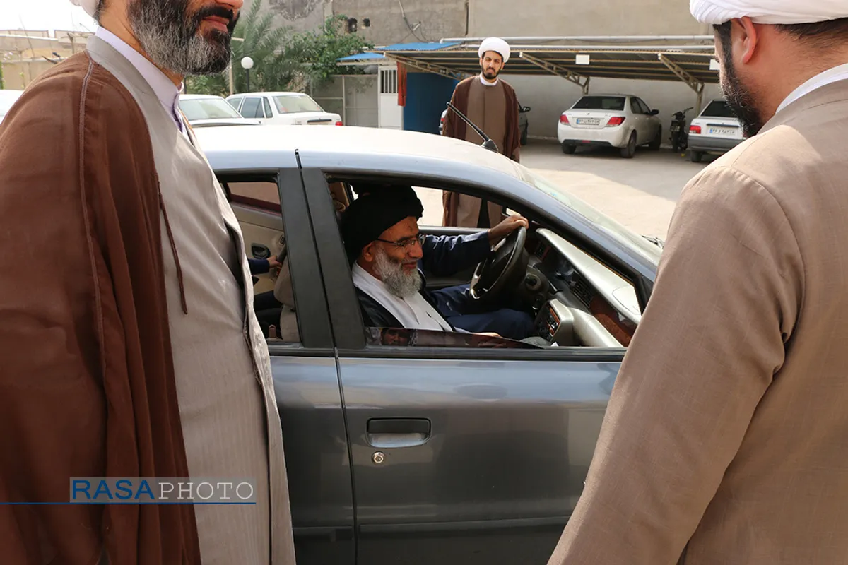 دیدار نماینده ولی فقیه در استان خوزستان با جمعی از طلاب اهواز