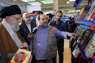 بازدید رهبر معظم انقلاب از سی و پنجمین نمایشگاه بین&zwnj;المللی کتاب تهران