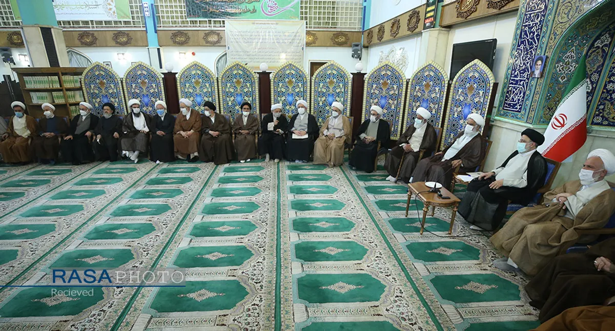 دیدار جمعی از علما و شخصیت&zwnj;های حوزوی با رئیس جمهور