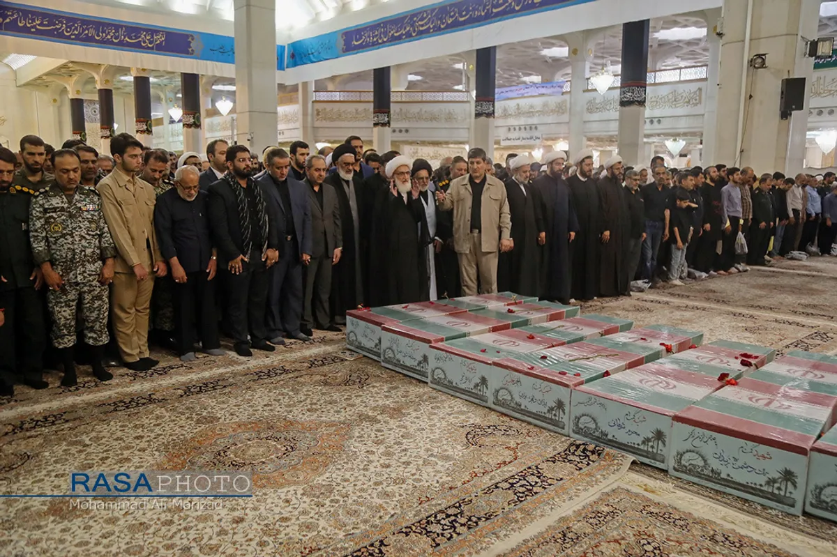 تشییع ۷ شهید گمنام دفاع مقدس در قم