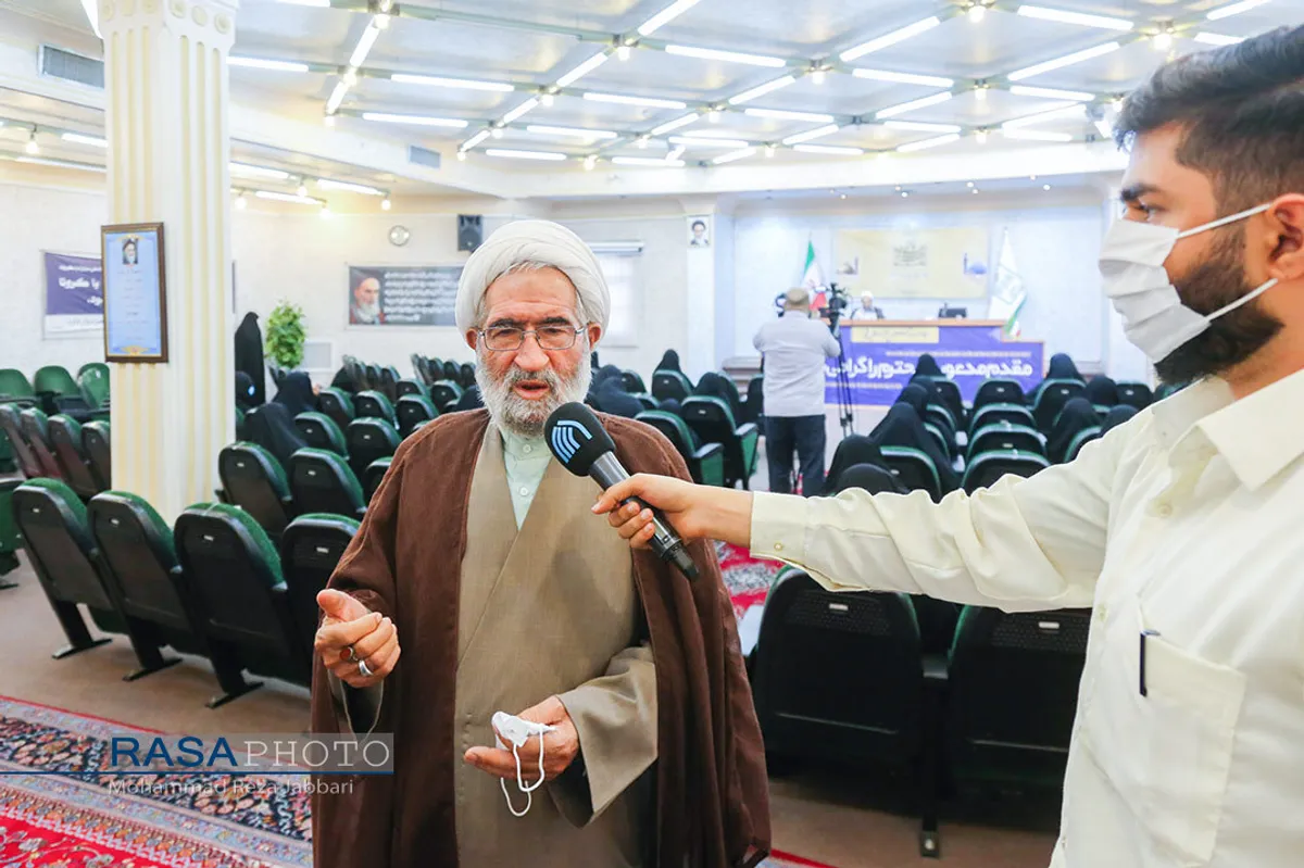 نشست بصیرتی و تحلیلی با موضوع "مبانی نقش مردم در نظام اسلامی"