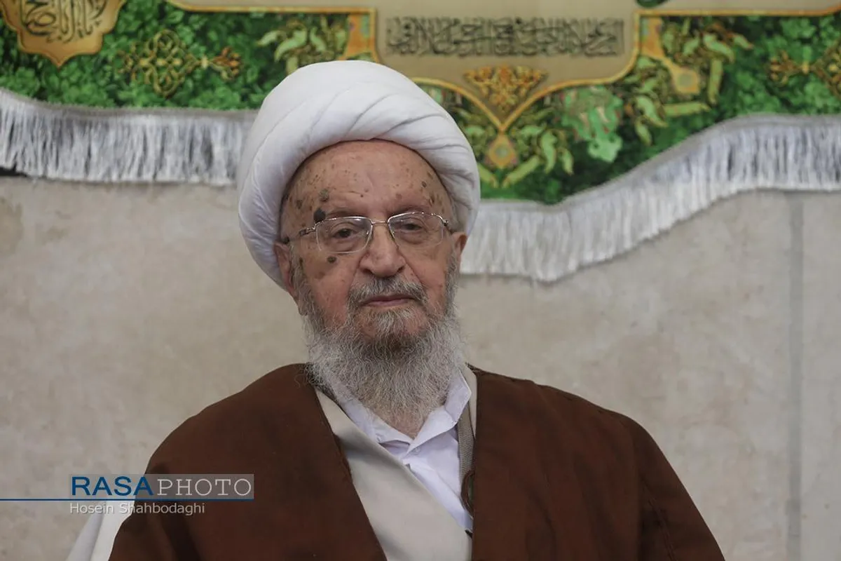 جشن عمامه گذاری طلاب در روز میلاد حضرات پیامبر اعظم و امام جعفر صادق (علیهما السلام)