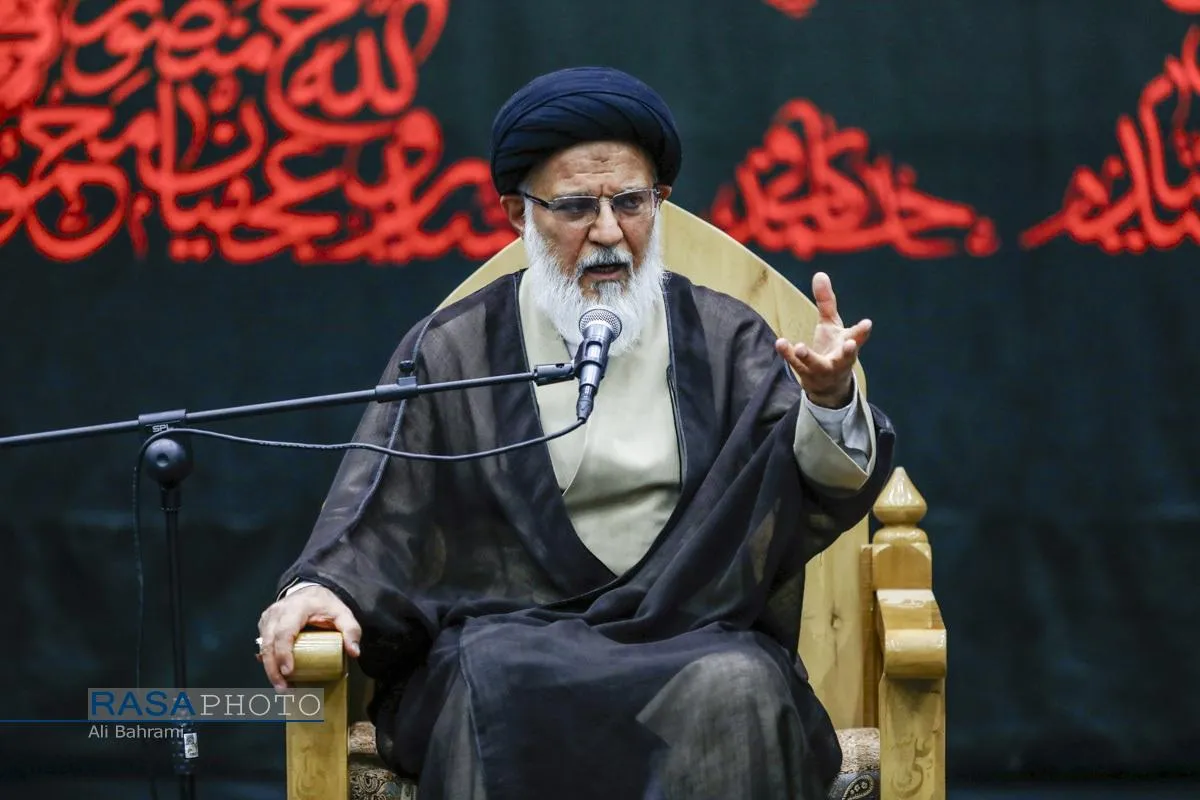 آئین سیاه پوشان عزای حسینی و رونمایی از اثر "اصحاب آخرالزمانی سید الشهدا (علیه السلام)"