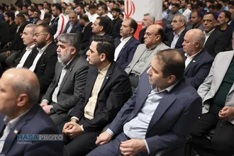 دیدار قهرمانان و مدال&zwnj;آوران ورزشی و المپیادهای علمی جهانی با رهبر انقلاب
