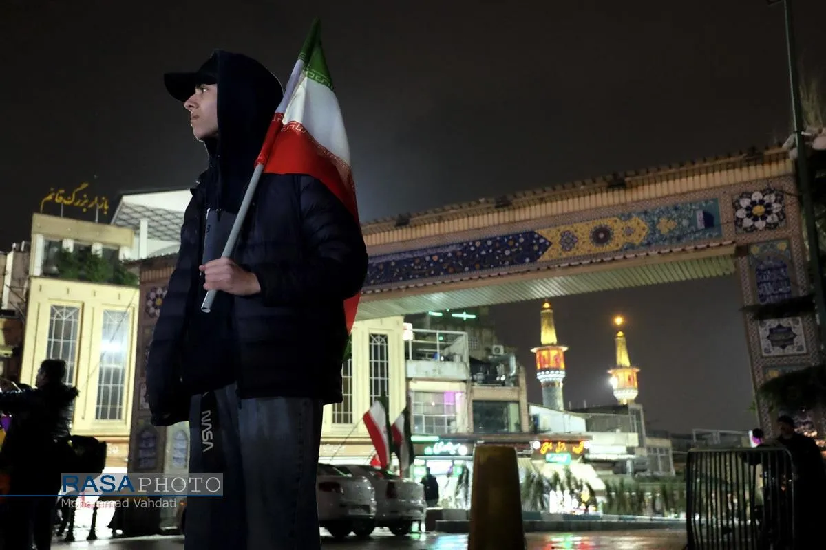 حضور انقلابی مردم در میدان تجریش تهران