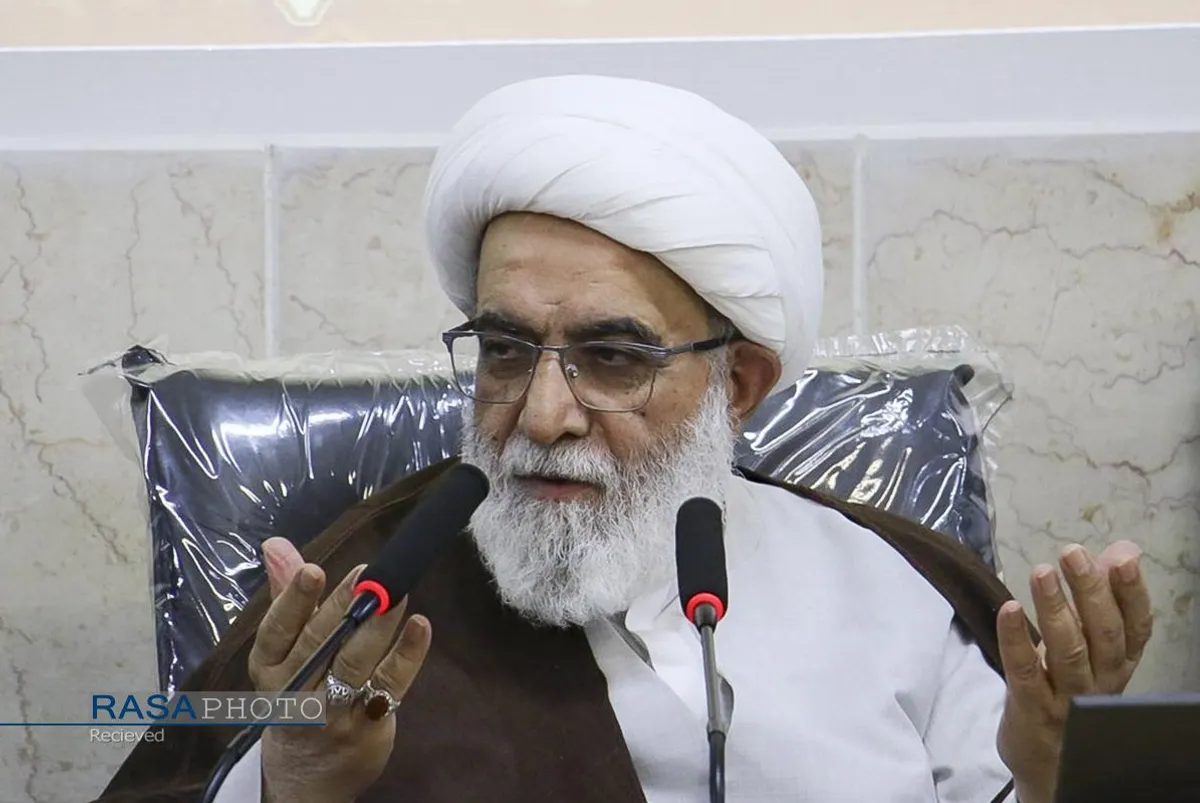 نشست مدیران مراکز حوزوی اصفهان با آیت الله شب زنده دار