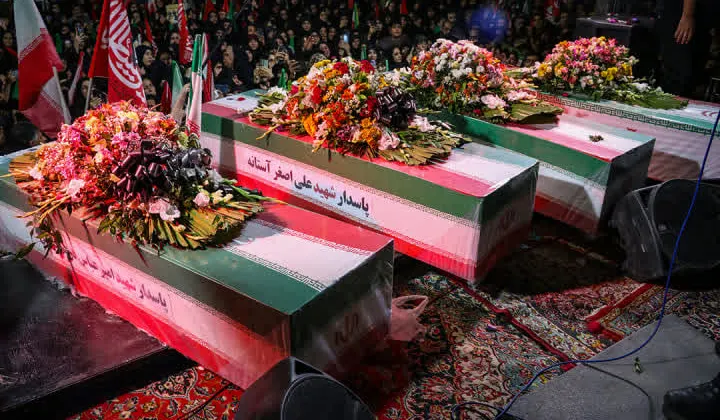 آیین وداع با شهدا در کاشان آیین وداع با شهدا در کاشان
