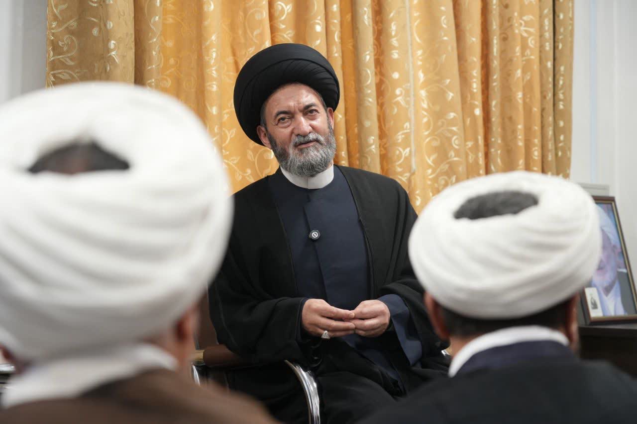 آیتالله عاملی با اساتید و علمای حوزه علمیه بناب دیدار کرد+ تصاویر آیتالله عاملی با اساتید و علمای حوزه علمیه بناب دیدار کرد+ تصاویر