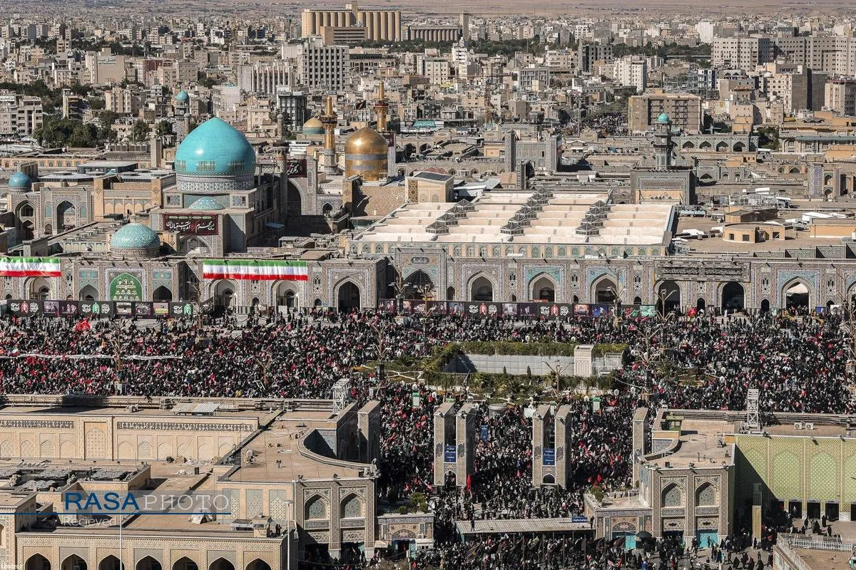 تصاویر هوایی تشییع قائد شهید امت در مشهد مقدس