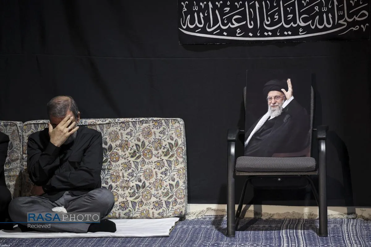 مراسم عزاداری شب تاسوعا در جوار محل شهادت رهبر شهید انقلاب اسلامی