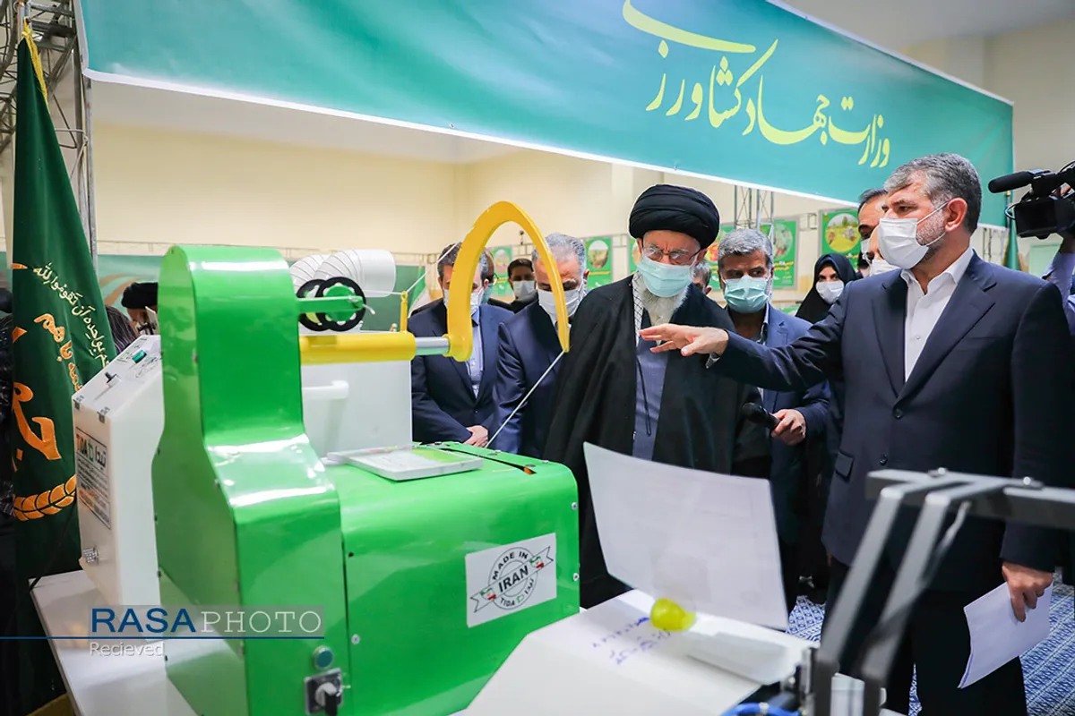 بازدید مقام معظم رهبری از نمایشگاه توانمندی&zwnj;های صنعتی