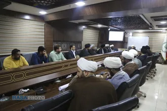 نشست جمعی از خطبا و امامان جماعت استان چهارمحال و بختیاری با مدیرعامل خبرگزاری رسا