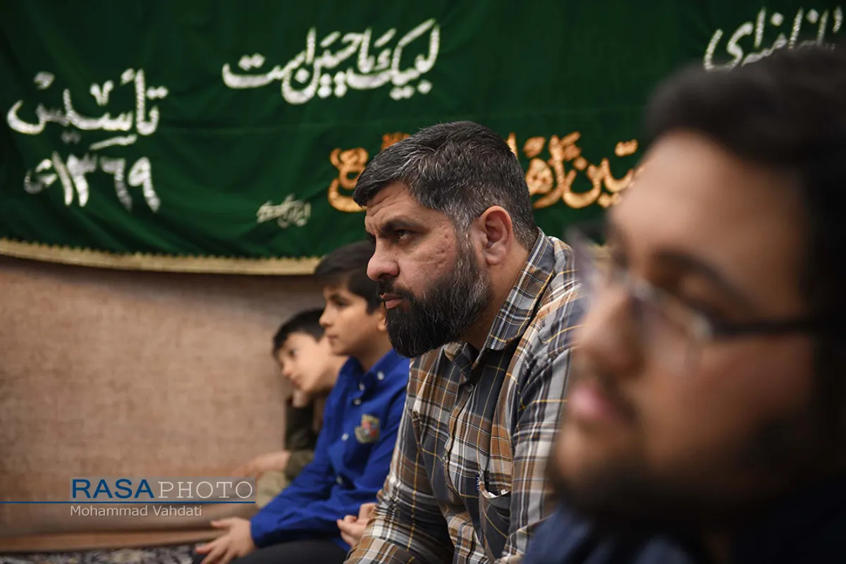 مناجات خوانی شب&zwnj;های ماه مبارک رمضان در هیئت محبین اهلبیت
