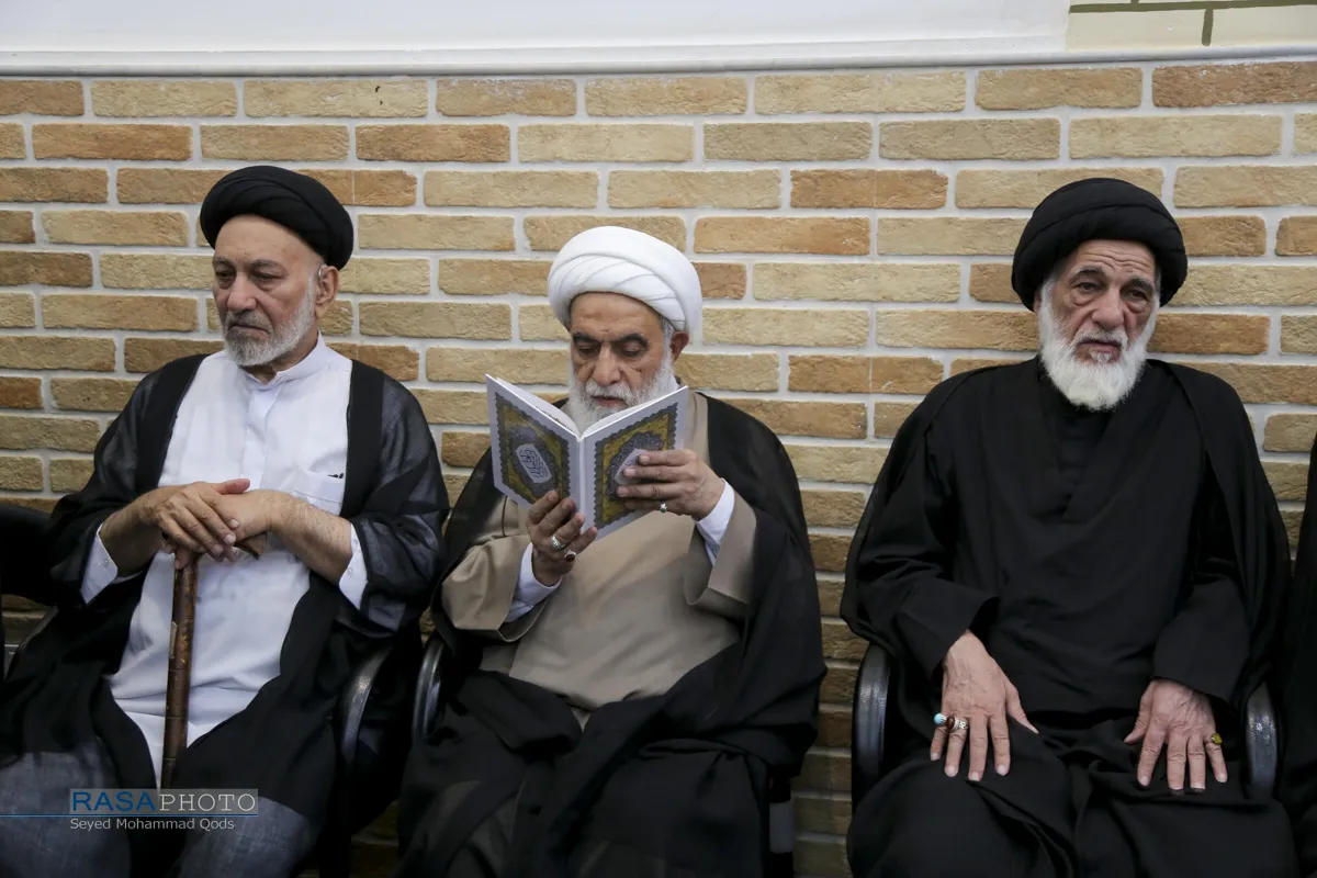 مراسم وداع با پیکر مرحوم حضرت آیت الله شبیری زنجانی